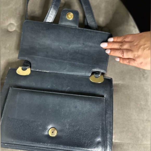 VINTAGE Black Leather Handbag with clip opening - Picture 5 of 6